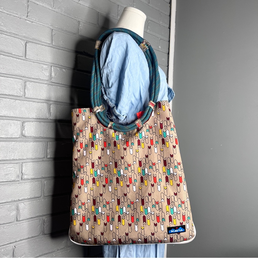 KAVU Market Barter Geometric "arrowhead" Large Tote  with Teal Rope Handles